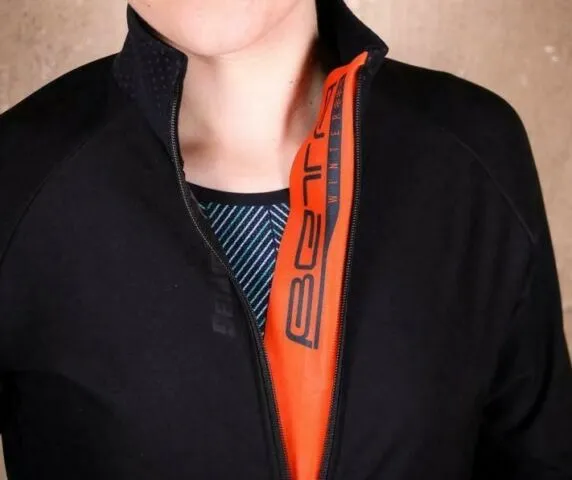 Beta Lightweight Gore Windstopper Womens Cycling Jacket Black by Santini